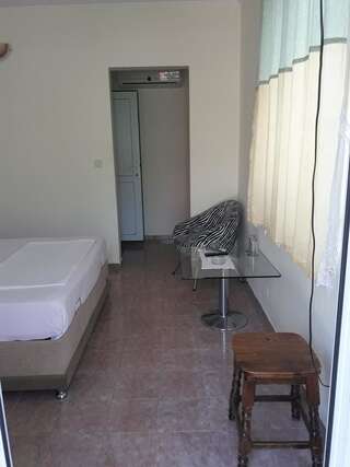 Отель Hotel Sandim Кырджали Двухместный номер с 1 кроватью или 2 отдельными кроватями и террасой-10